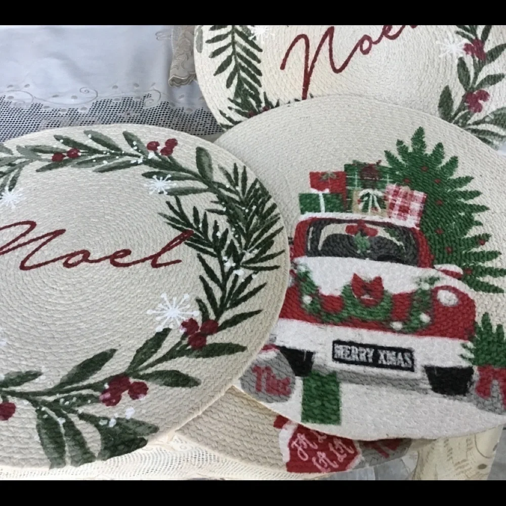 4 HOLIDAY ROUND‎ PLACEMAT